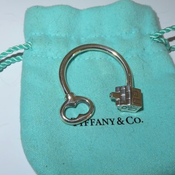 Tiffany's "House And Key" Sterling Silver Keyring - Picture 17 of 17